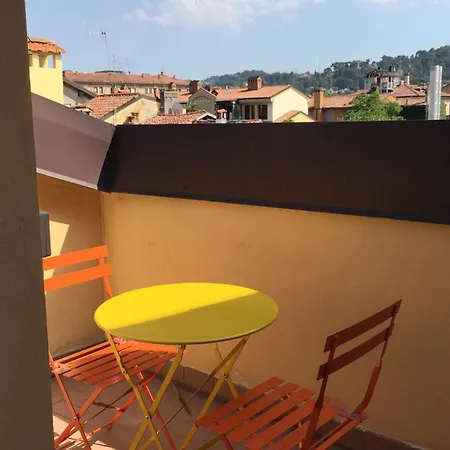 Attic In Historical Center Daire