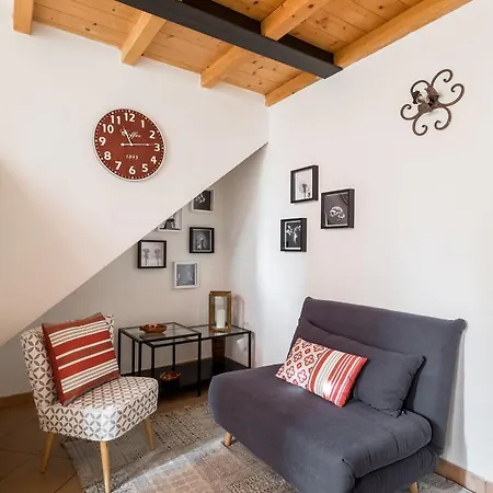 Attic In Historical Center Daire