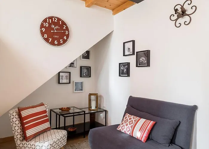 Attic In Historical Center 公寓